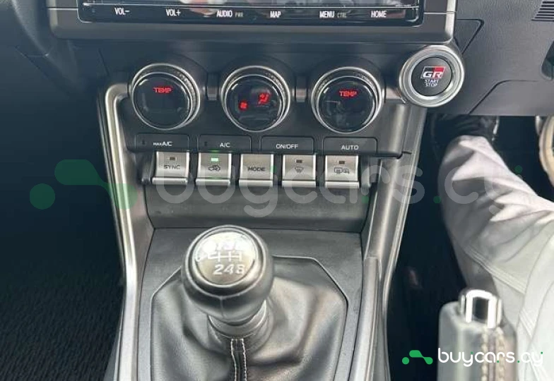 Toyota GR86 Красный