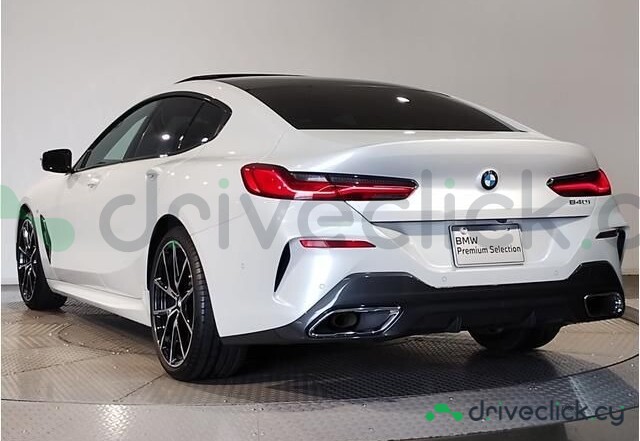 BMW 8 series Белый