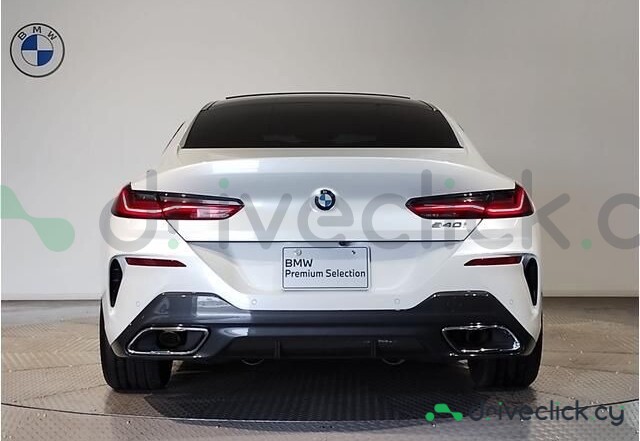 BMW 8 series Белый