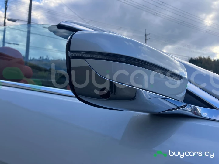 BMW 8 series Белый