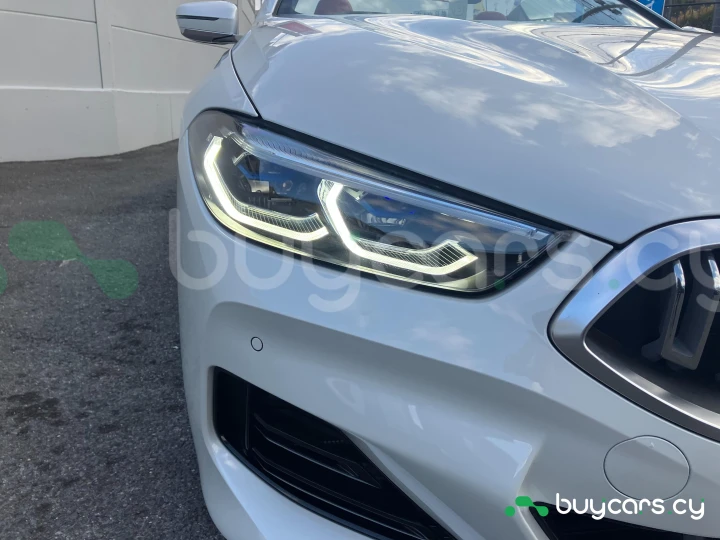 BMW 8 series Белый