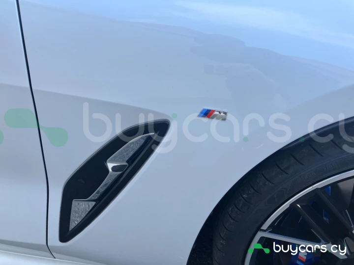 BMW 8 series Белый