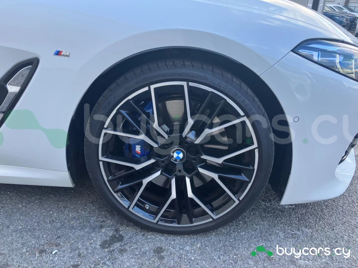 BMW 8 series Белый