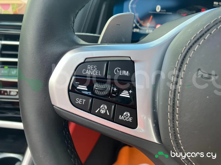 BMW 8 series Белый