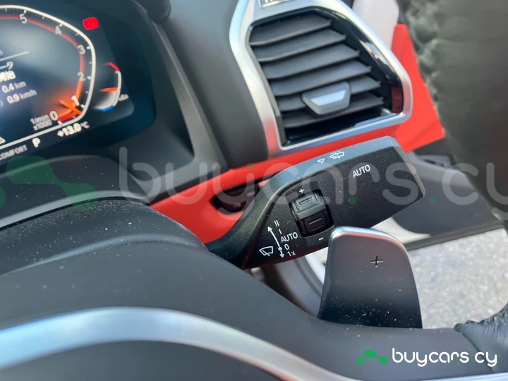 BMW 8 series Белый