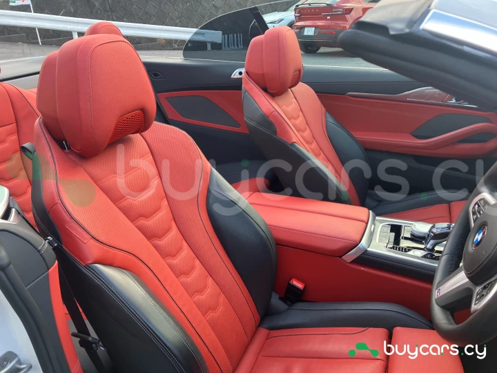 BMW 8 series Белый