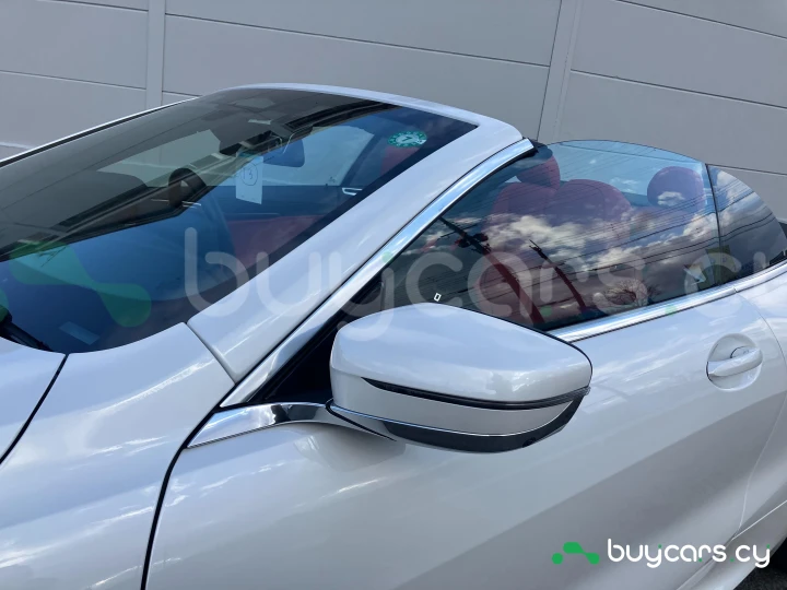BMW 8 series Белый