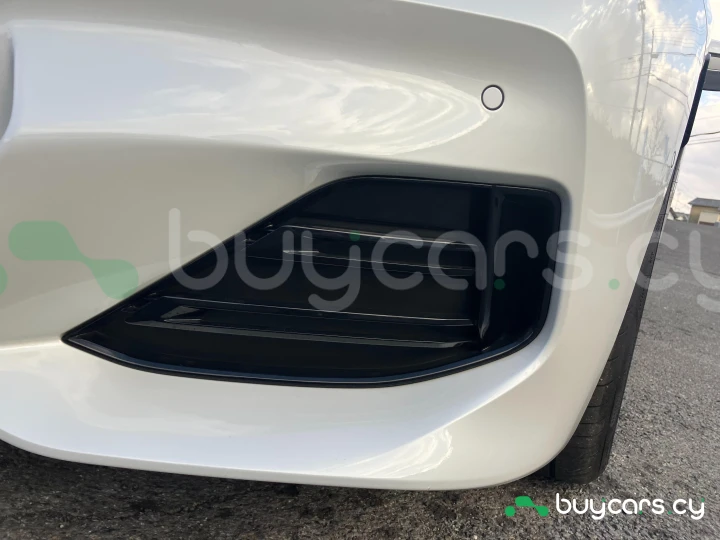 BMW 8 series Белый