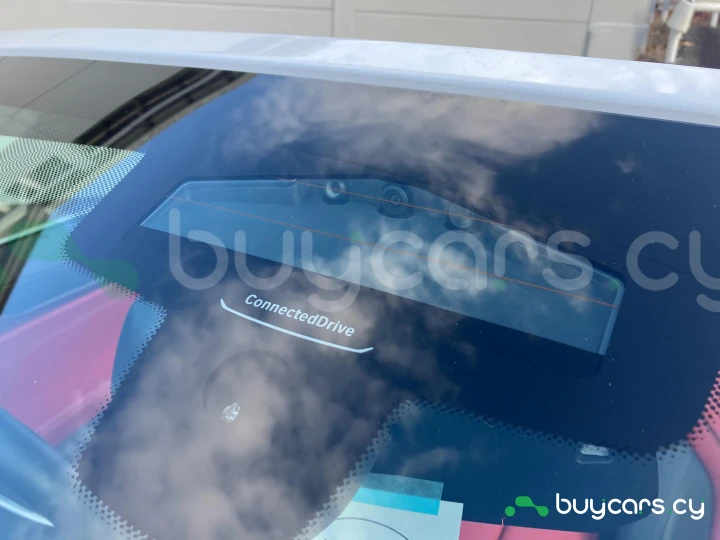 BMW 8 series Белый