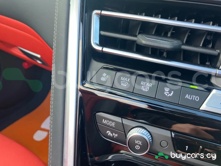 BMW 8 series Белый