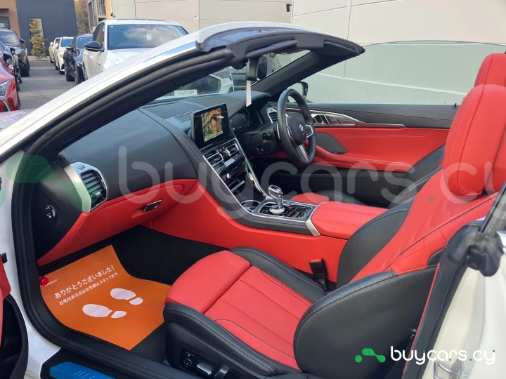 BMW 8 series Белый
