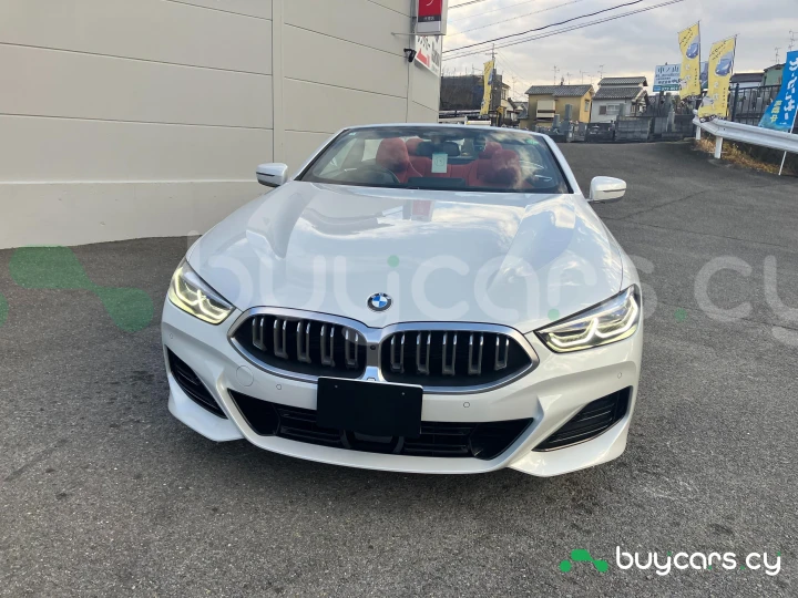 BMW 8 series Белый
