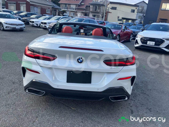 BMW 8 series Белый