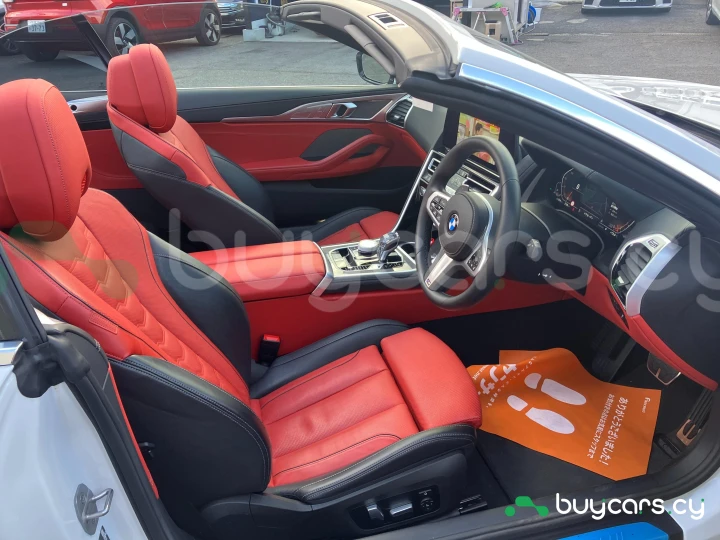 BMW 8 series Белый