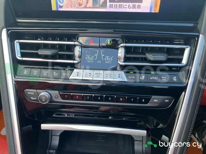 BMW 8 series Белый