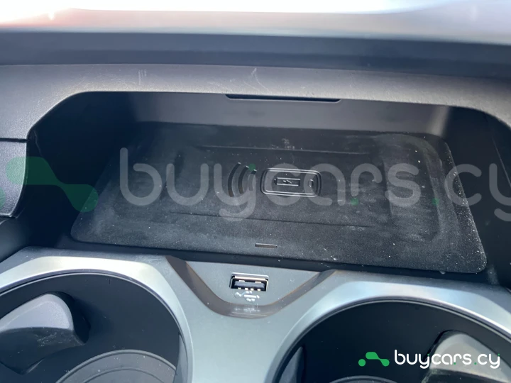 BMW 8 series Белый