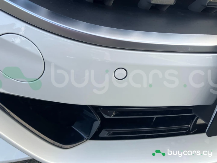 BMW 8 series Белый