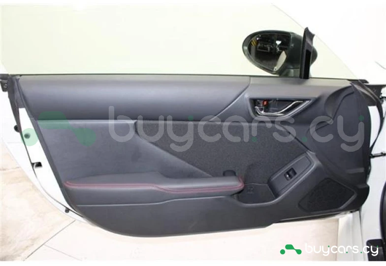 Subaru BRZ Белый