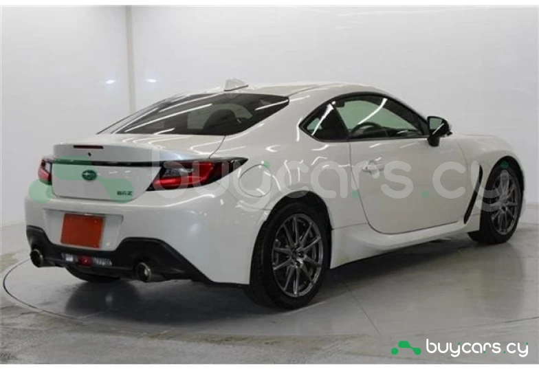 Subaru BRZ Белый