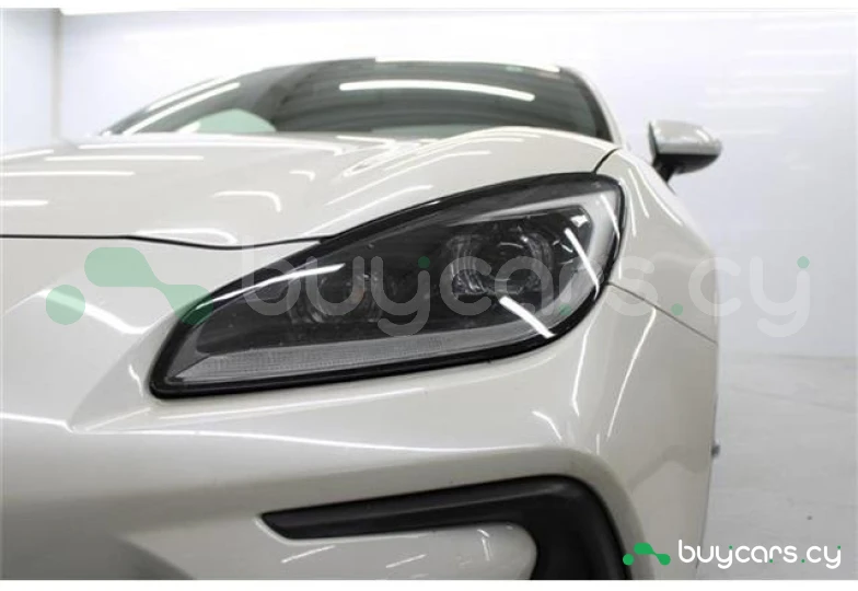 Subaru BRZ Белый