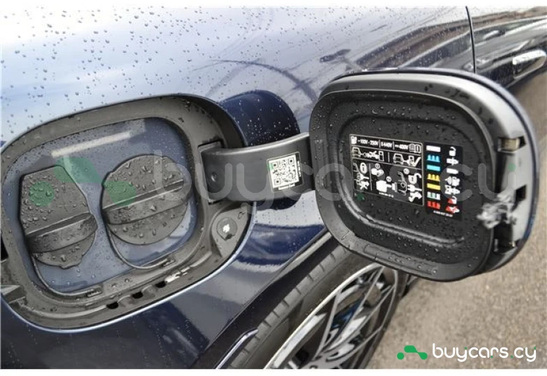 Mercedes EQS Синий