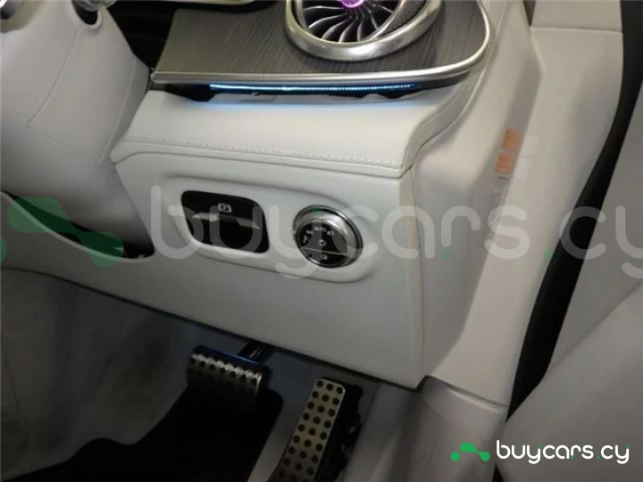 Mercedes EQS Черный