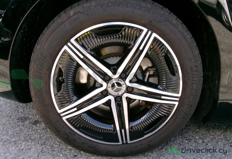 Mercedes EQE Черный