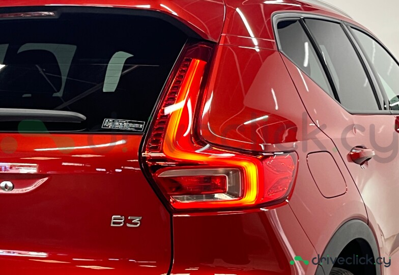 Volvo XC40 Red