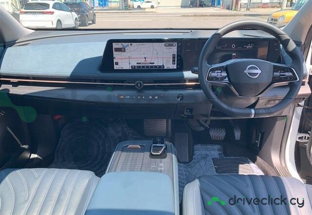 Nissan Ariya Белый