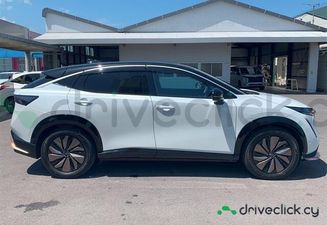 Nissan Ariya Белый
