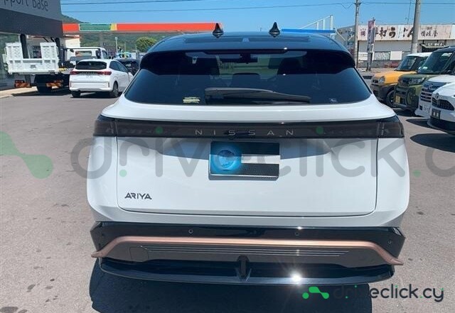 Nissan Ariya Белый