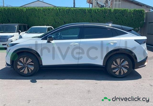 Nissan Ariya Белый