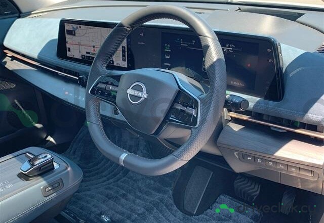 Nissan Ariya Белый
