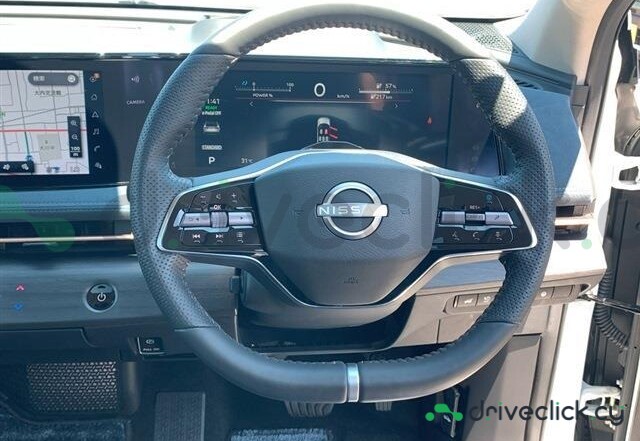Nissan Ariya Белый