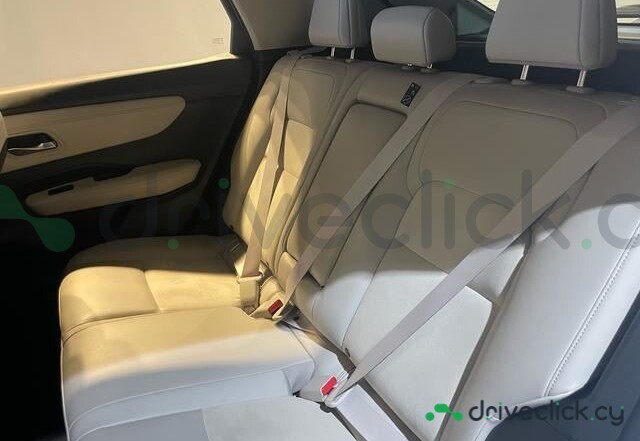 Nissan Ariya Белый