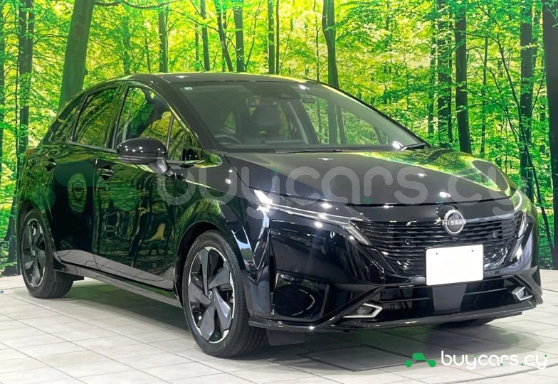 Nissan Aura Black