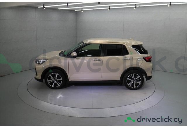 Daihatsu Rocky Бежевый