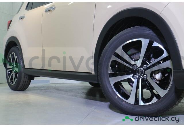 Daihatsu Rocky Бежевый