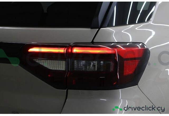 Daihatsu Rocky Бежевый