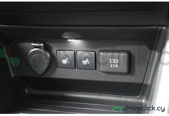 Daihatsu Rocky Бежевый