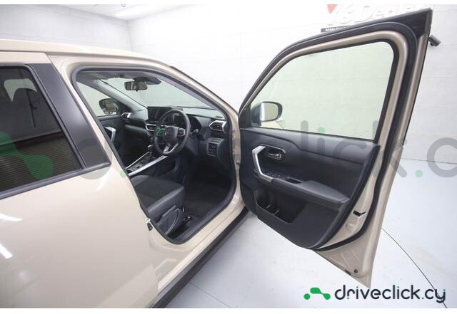 Daihatsu Rocky Бежевый