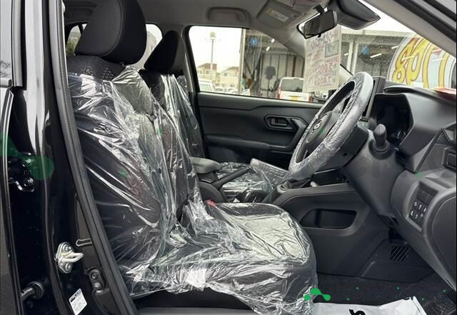 Daihatsu Rocky Black