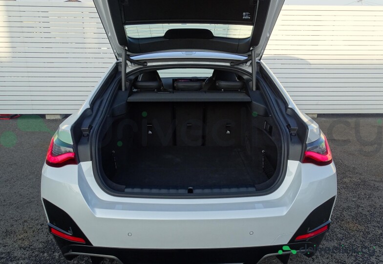 BMW i4 White