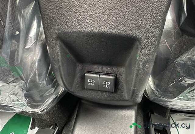 Daihatsu Rocky Black