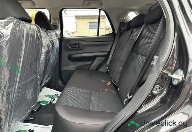 Daihatsu Rocky Black