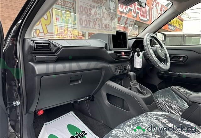 Daihatsu Rocky Black