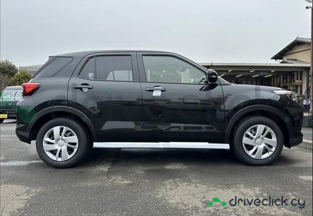 Daihatsu Rocky Black