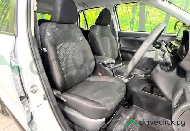 Daihatsu Rocky White
