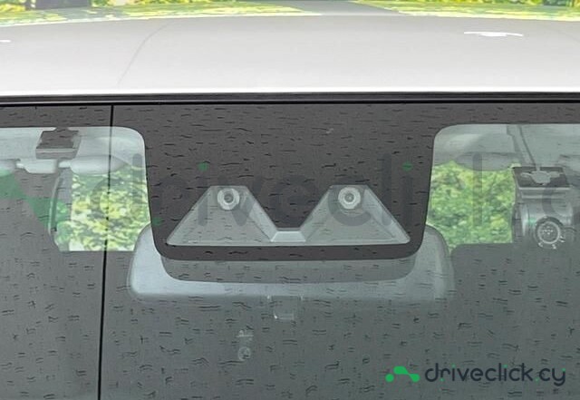 Daihatsu Rocky White