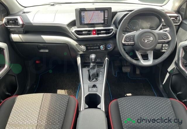 Daihatsu Rocky Белый